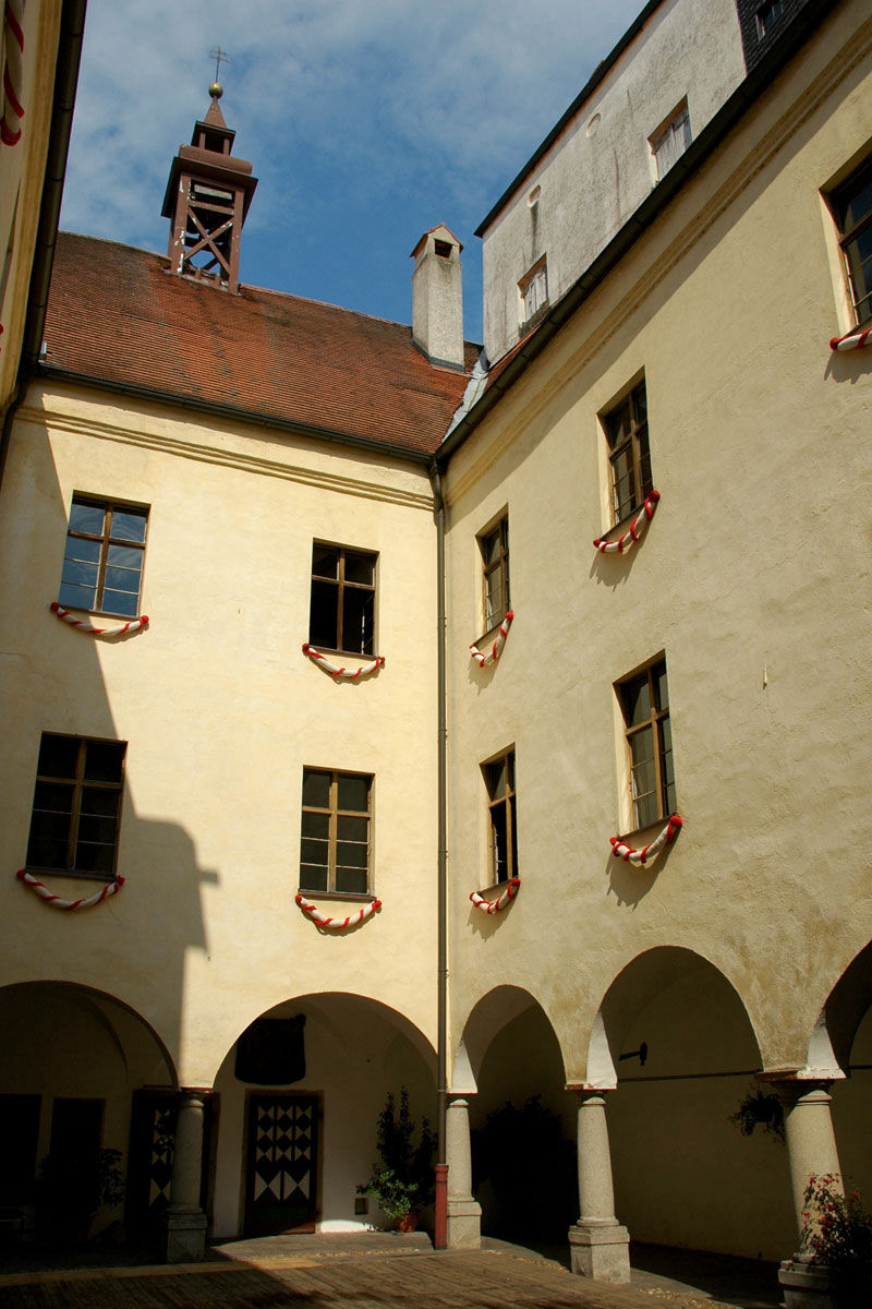 Hochzeits-Fotolocation Oberes Schloß in Arnstorf